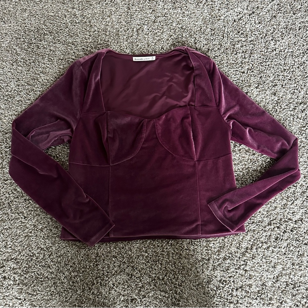 EUC Abercrombie & Fitch Velvet Long Sleeve Cropped Blouse Size XL